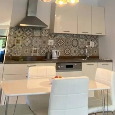 Modric Apartman Zára