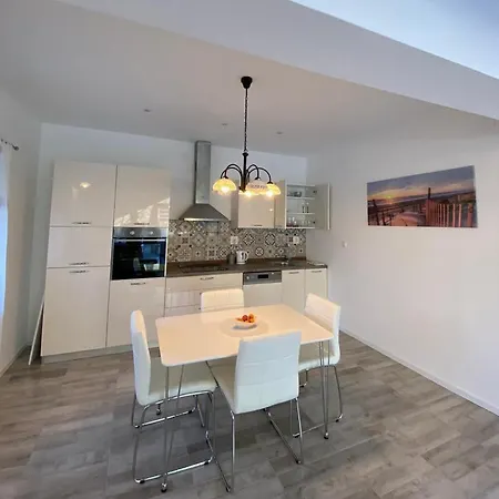 Modric Apartman Zára