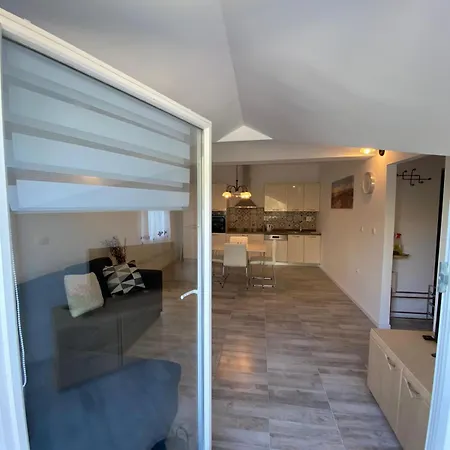 Modric Apartman Zára